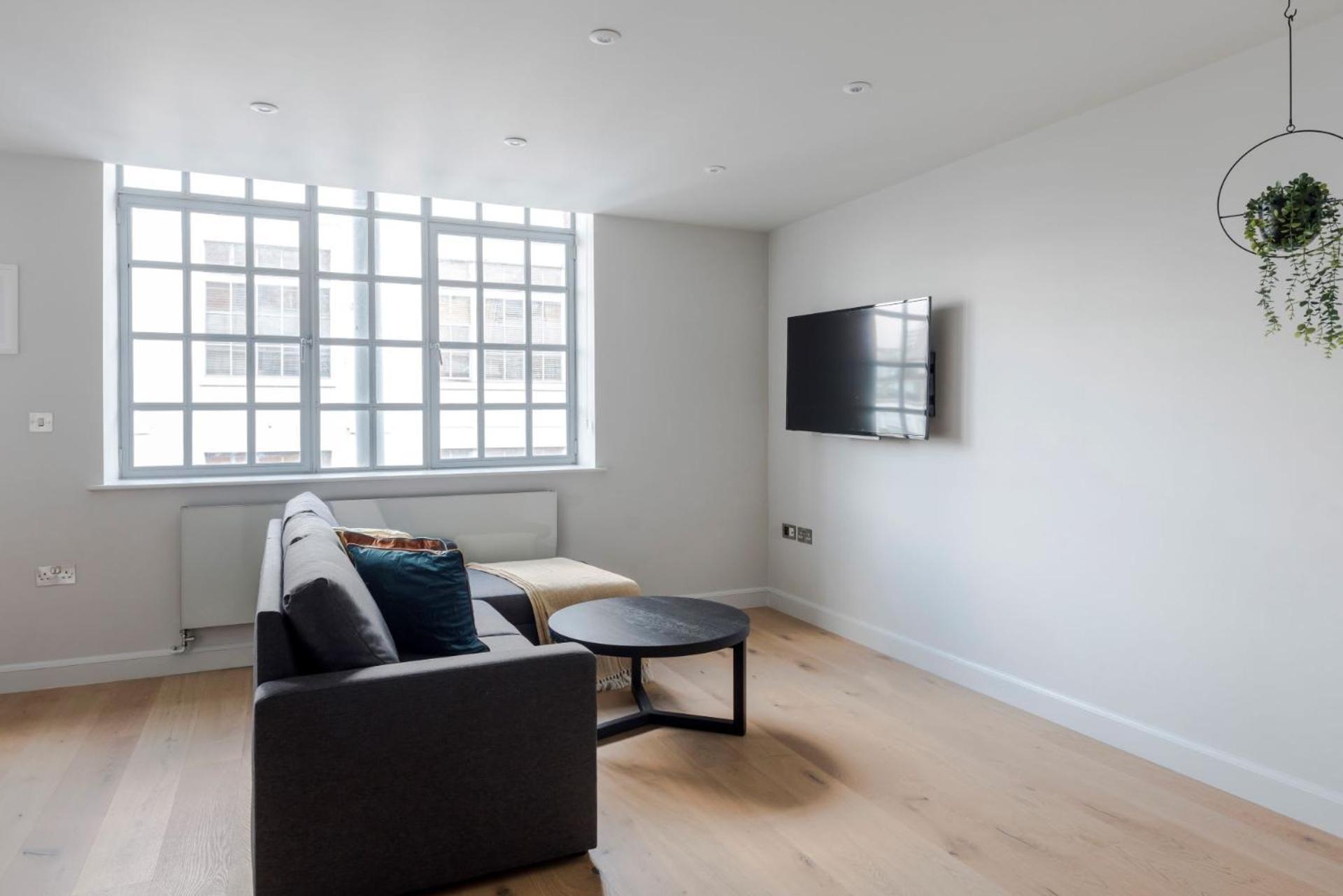 London'S Calling - Farringdon - By Frankie Says Exterior photo